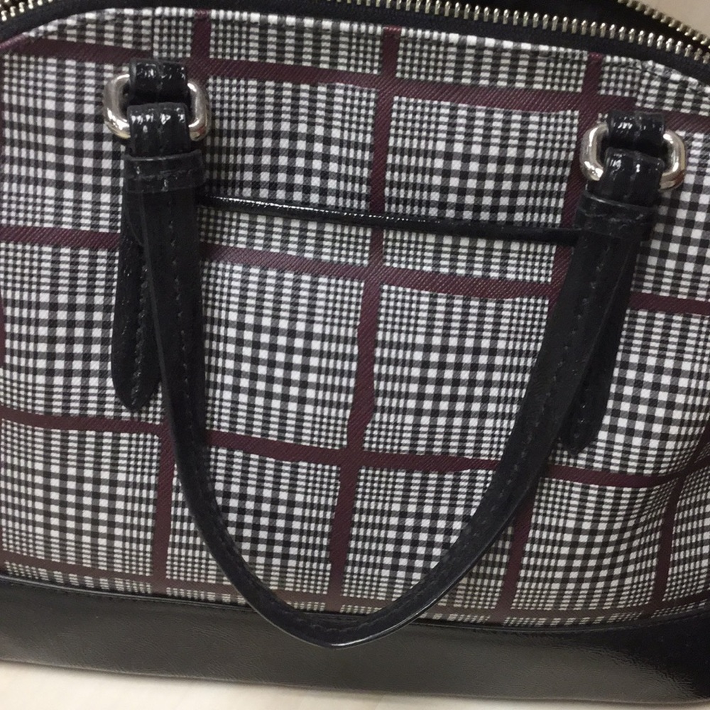 Coach Handbag With Matching Wallet Set - image 5